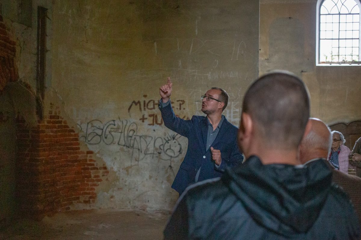 Obraz przedstawiający Spotkanie z Adamem Szczupakiem w Oleszycach [ZDJĘCIA]