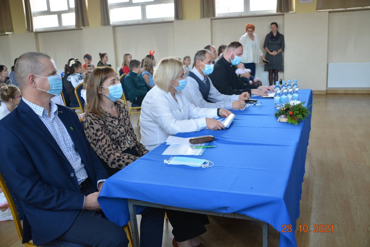 Obraz przedstawiający Stary Dzików: Znamy wyniki Gminnego Konkursu Poezji Religijnej