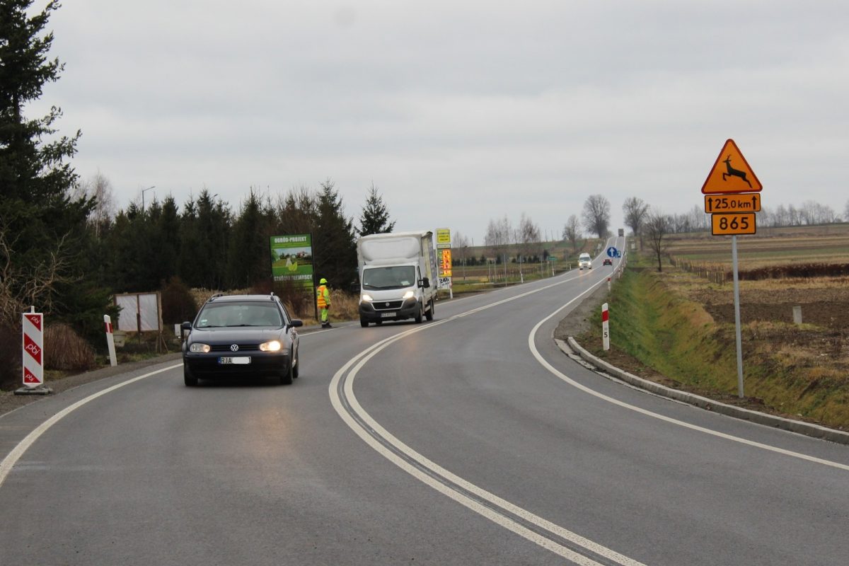 Obraz przedstawiający Remont drogi z Oleszyc do Lipiny oficjalnie zakończony [ZDJĘCIA]