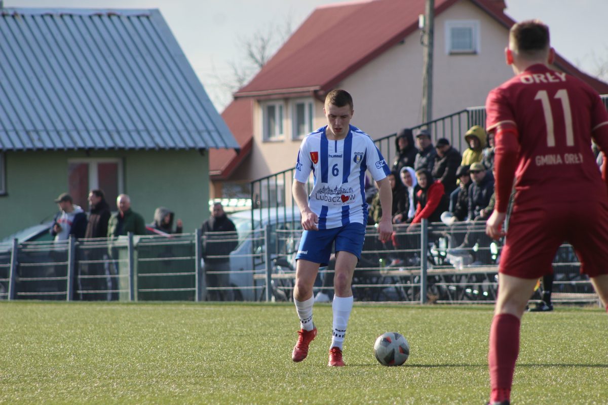 Obraz przedstawiający Pogoń-Sokoł Lubaczów wygrywa z GKS Orły [ZDJĘCIA]