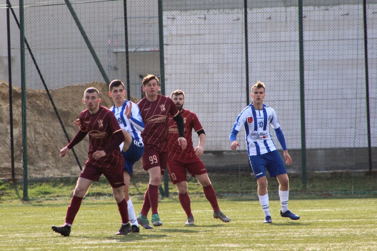 Obraz przedstawiający Pogoń-Sokoł Lubaczów wygrywa z GKS Orły [ZDJĘCIA]