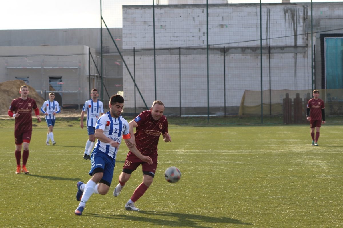 Obraz przedstawiający Pogoń-Sokoł Lubaczów wygrywa z GKS Orły [ZDJĘCIA]