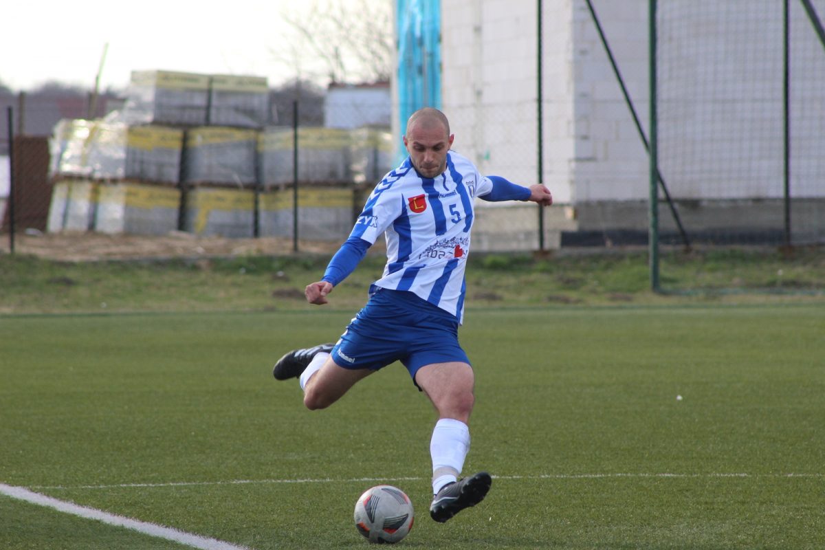 Obraz przedstawiający Pogoń-Sokoł Lubaczów wygrywa z GKS Orły [ZDJĘCIA]