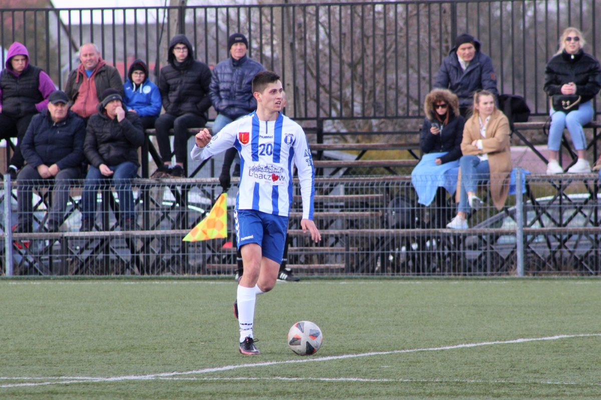 Obraz przedstawiający Pogoń-Sokoł Lubaczów wygrywa z GKS Orły [ZDJĘCIA]