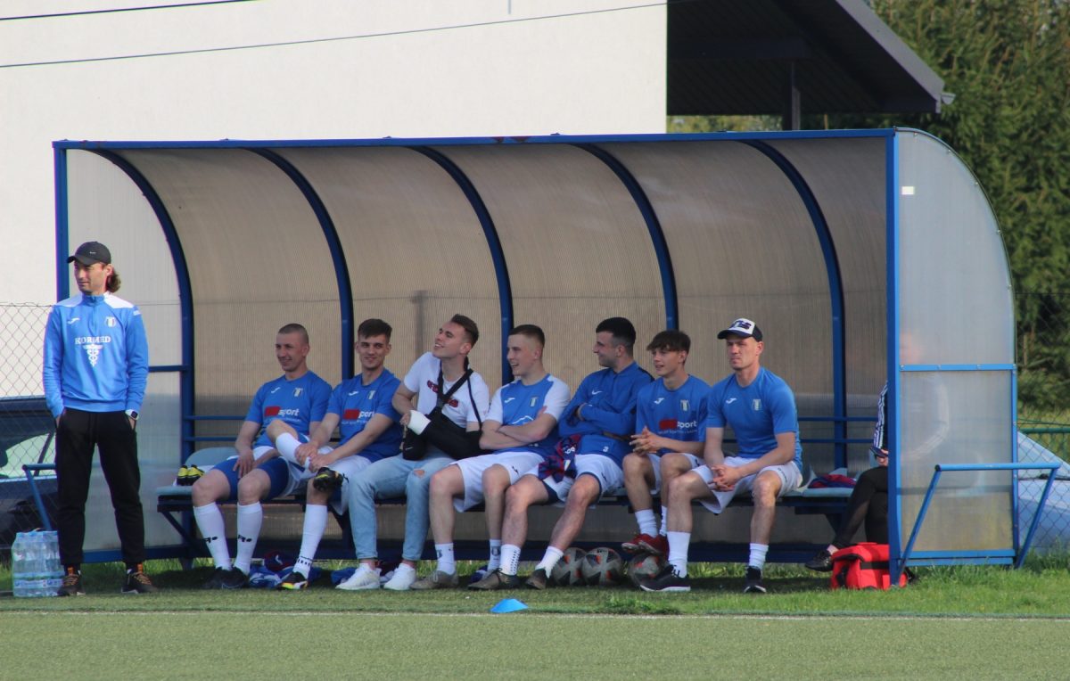 Obraz przedstawiający Pogoń-Sokół Lubaczów na remis z liderem [ZDJĘCIA]