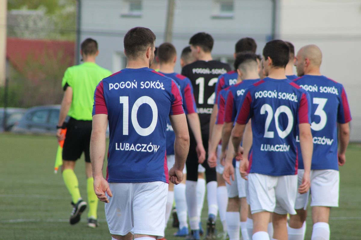 Obraz przedstawiający Pogoń-Sokół Lubaczów na remis z liderem [ZDJĘCIA]