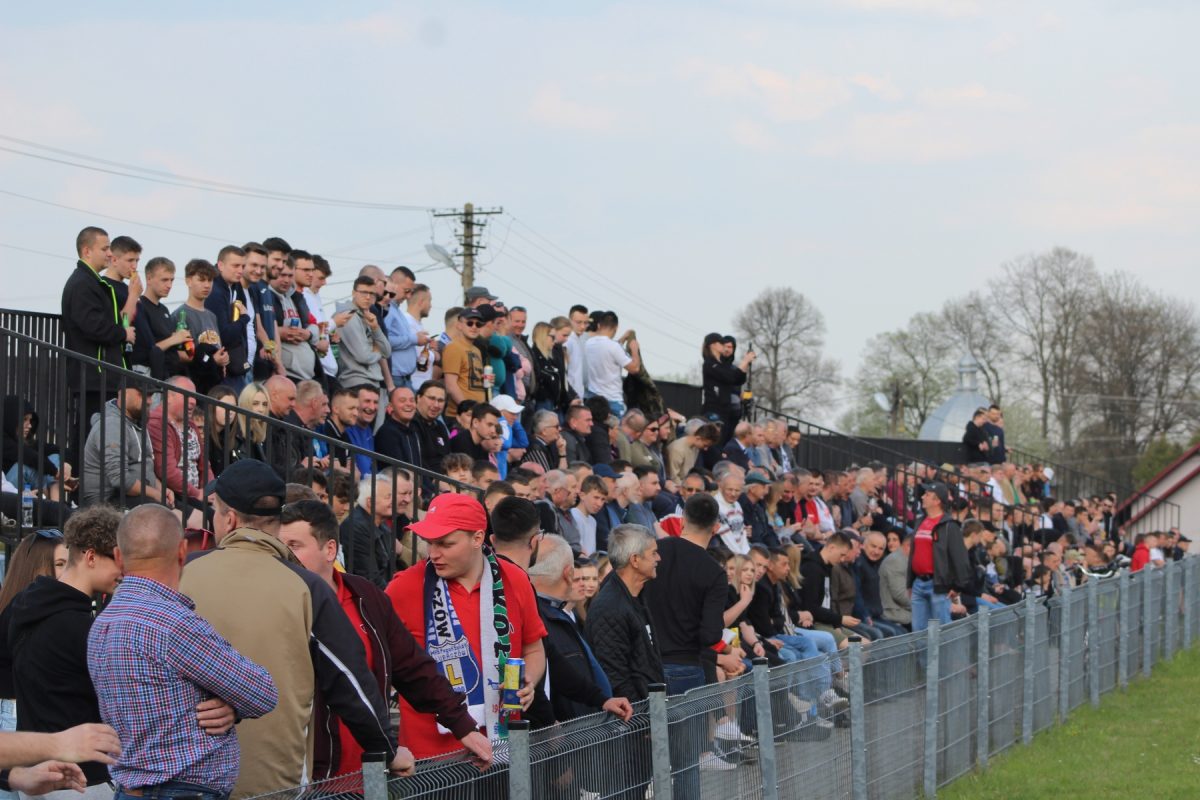 Obraz przedstawiający Pogoń-Sokół Lubaczów na remis z liderem [ZDJĘCIA]