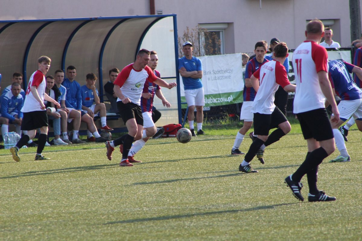 Obraz przedstawiający Pogoń-Sokół Lubaczów na remis z liderem [ZDJĘCIA]