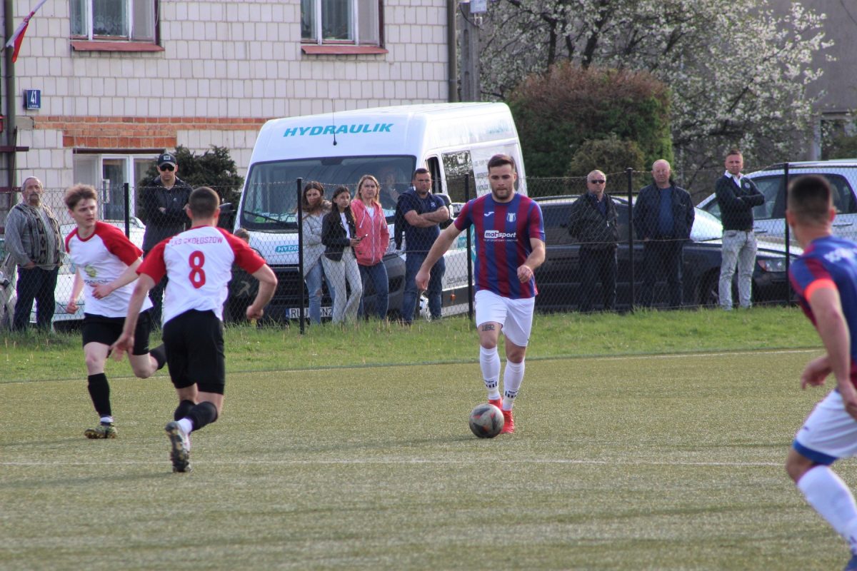 Obraz przedstawiający Pogoń-Sokół Lubaczów na remis z liderem [ZDJĘCIA]