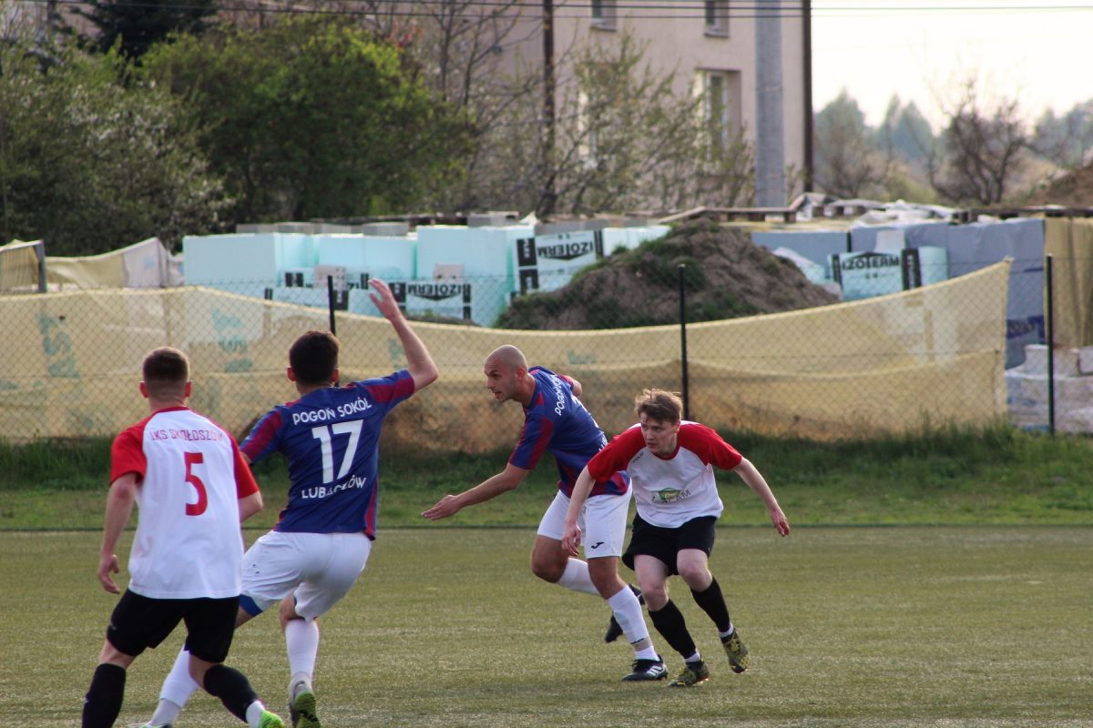 Obraz przedstawiający Pogoń-Sokół Lubaczów na remis z liderem [ZDJĘCIA]