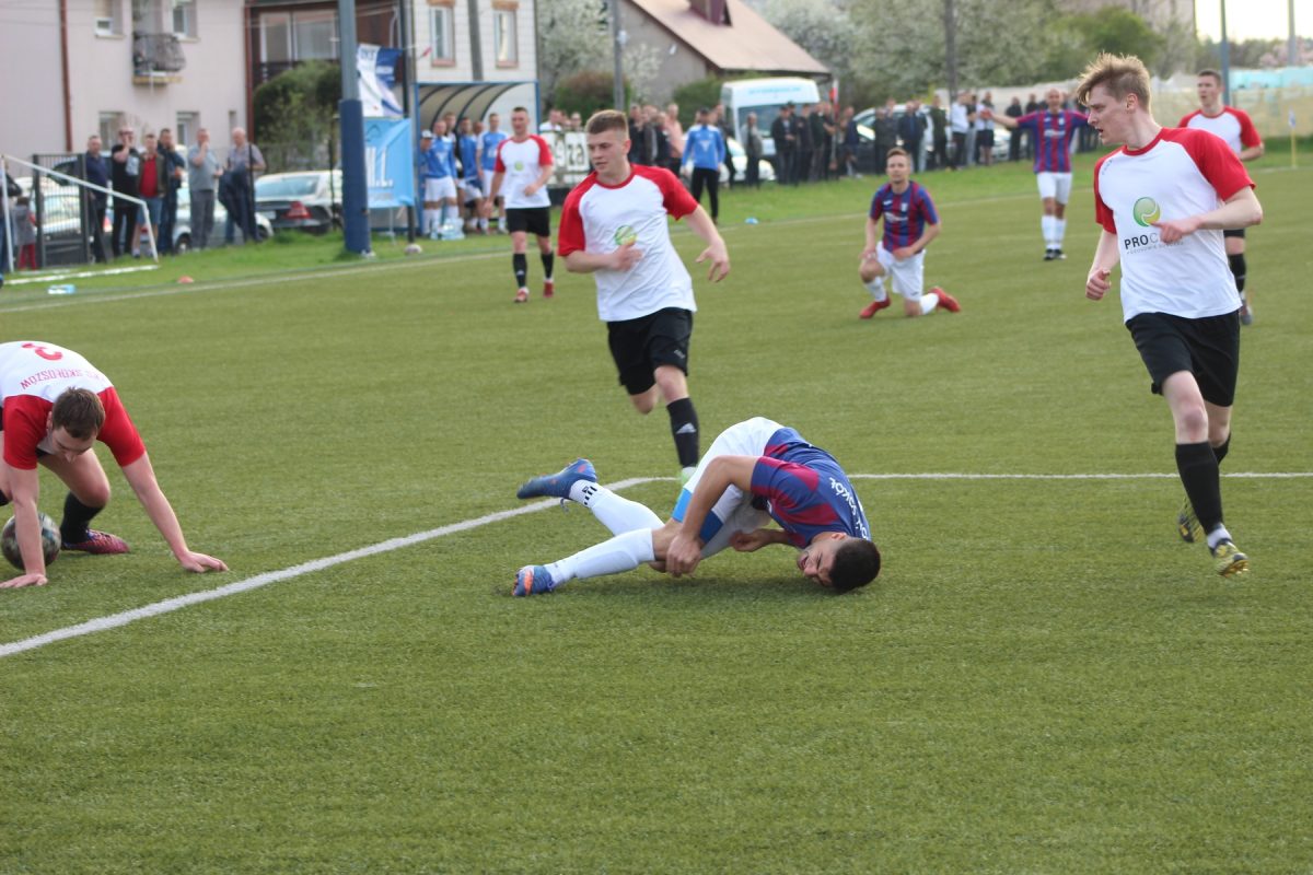Obraz przedstawiający Pogoń-Sokół Lubaczów na remis z liderem [ZDJĘCIA]