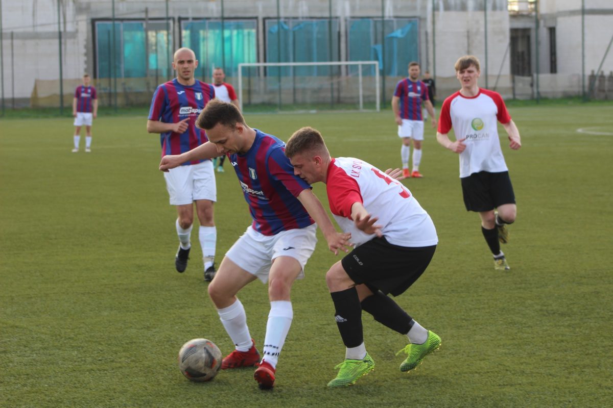 Obraz przedstawiający Pogoń-Sokół Lubaczów na remis z liderem [ZDJĘCIA]