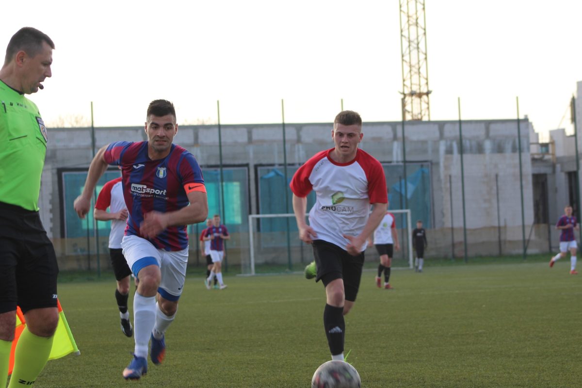 Obraz przedstawiający Pogoń-Sokół Lubaczów na remis z liderem [ZDJĘCIA]