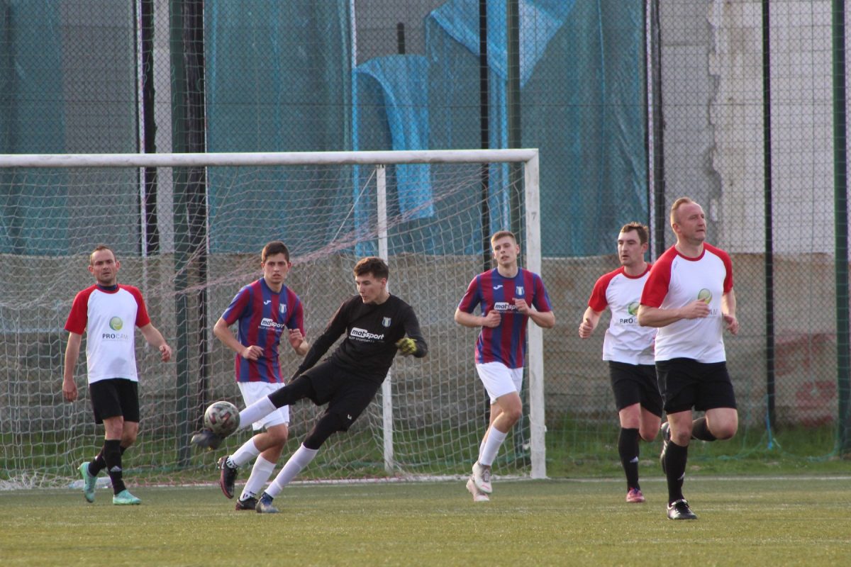 Obraz przedstawiający Pogoń-Sokół Lubaczów na remis z liderem [ZDJĘCIA]