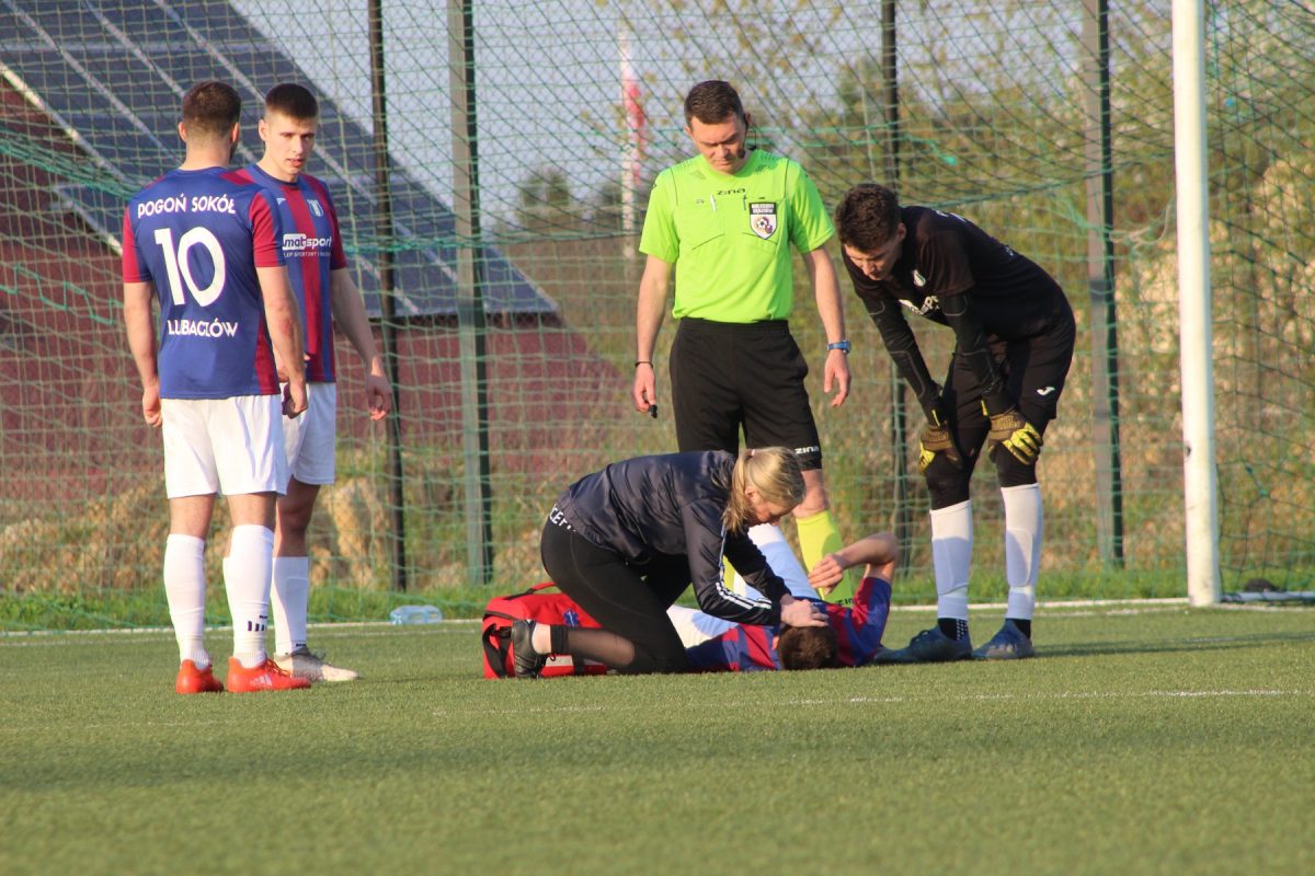 Obraz przedstawiający Pogoń-Sokół Lubaczów na remis z liderem [ZDJĘCIA]