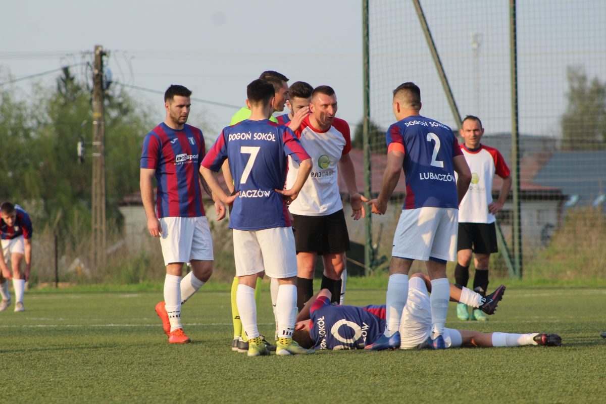 Obraz przedstawiający Pogoń-Sokół Lubaczów na remis z liderem [ZDJĘCIA]