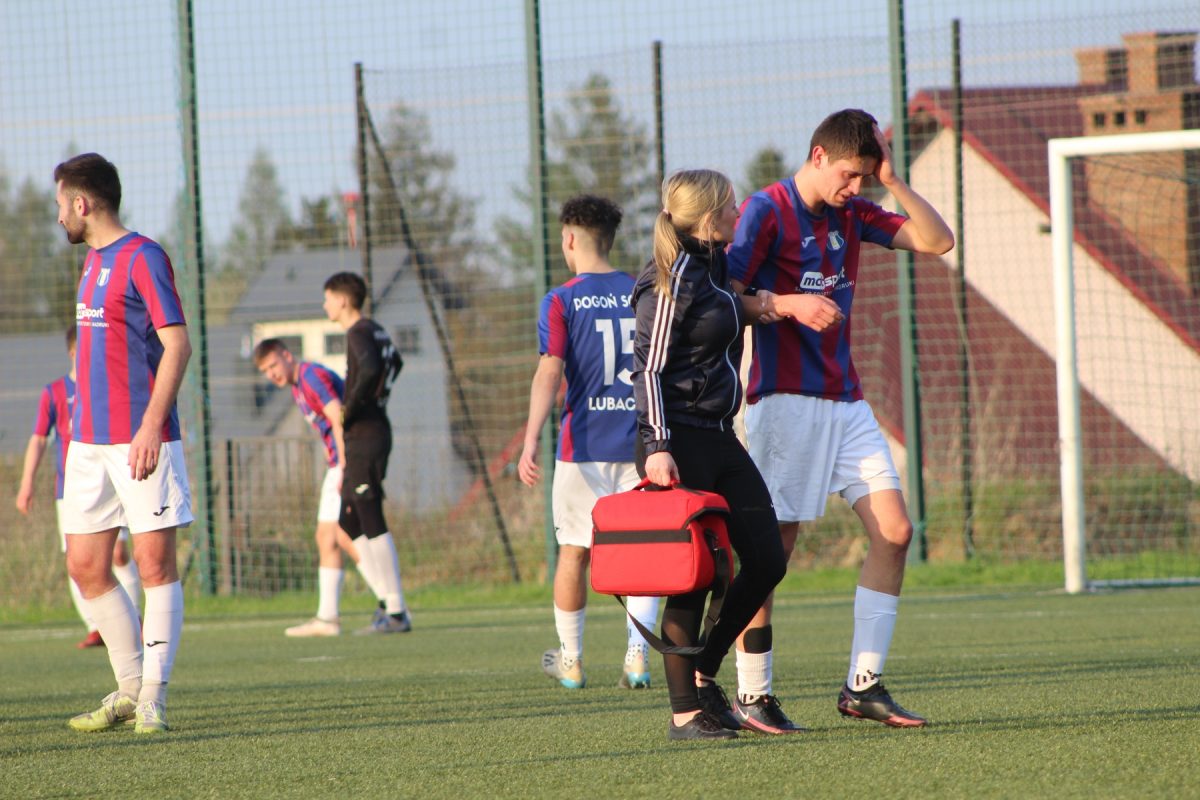 Obraz przedstawiający Pogoń-Sokół Lubaczów na remis z liderem [ZDJĘCIA]