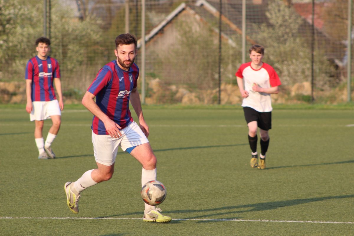 Obraz przedstawiający Pogoń-Sokół Lubaczów na remis z liderem [ZDJĘCIA]