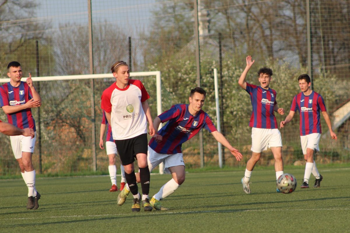 Obraz przedstawiający Pogoń-Sokół Lubaczów na remis z liderem [ZDJĘCIA]