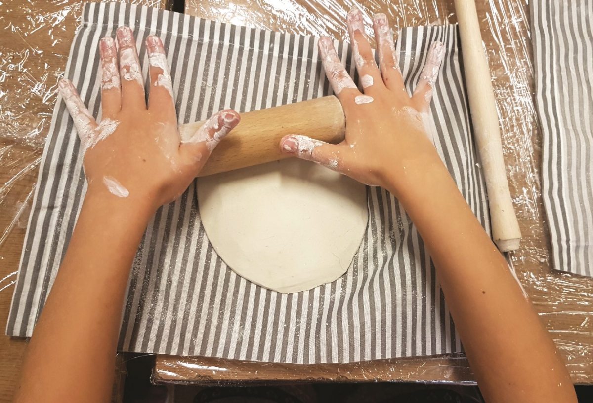 Obraz przedstawiający Rodzinne warsztaty ceramiczne - ruszyły zapisy