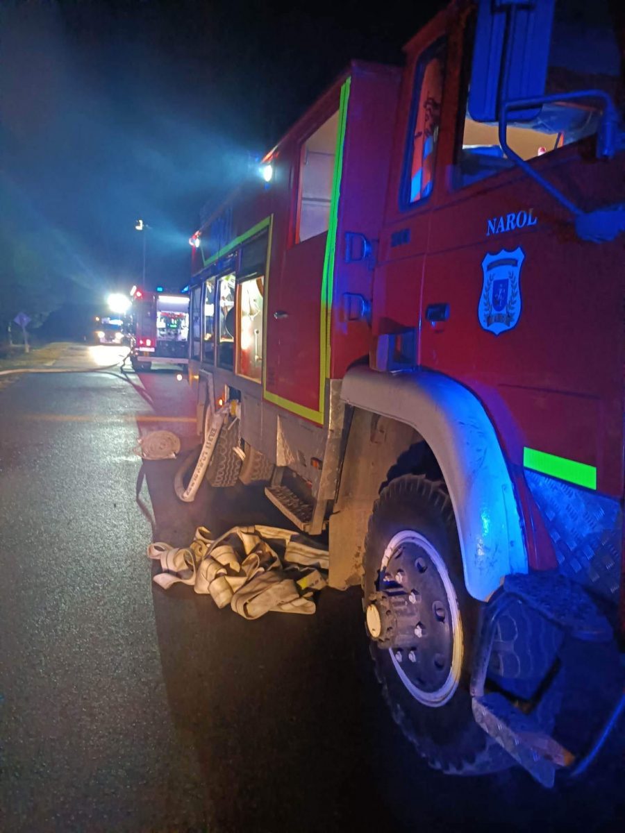 Obraz przedstawiający Pożar budynku w Jędrzejówce, są ogromne straty [ZDJĘCIA]