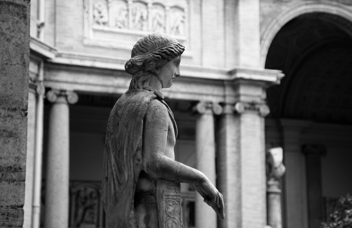 Obraz przedstawiający Projektowanie wystaw muzealnych: Kompleksowy przewodnik po sztuce tworzenia narracji przestrzennych