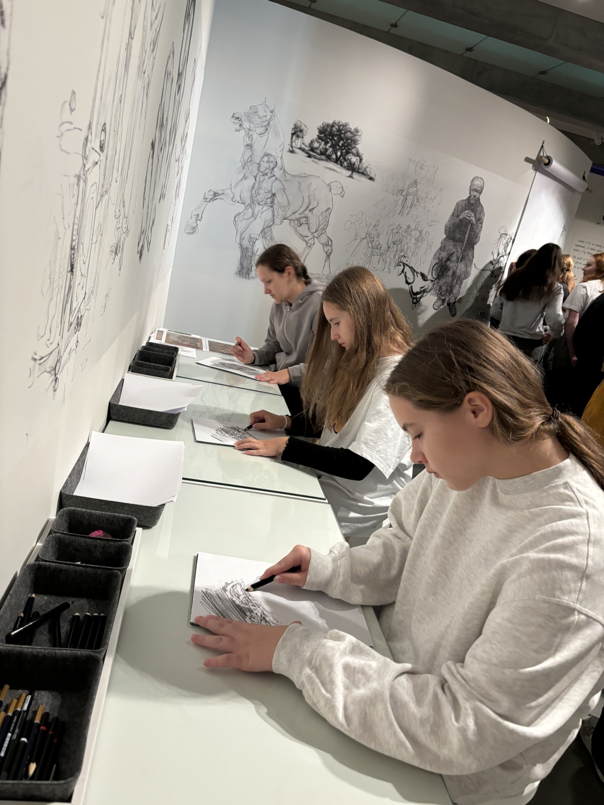 Obraz przedstawiający Projekt „ZmieniaMY DZIEWCZYNY” – tworzenie sztuki i wzajemne zrozumienie