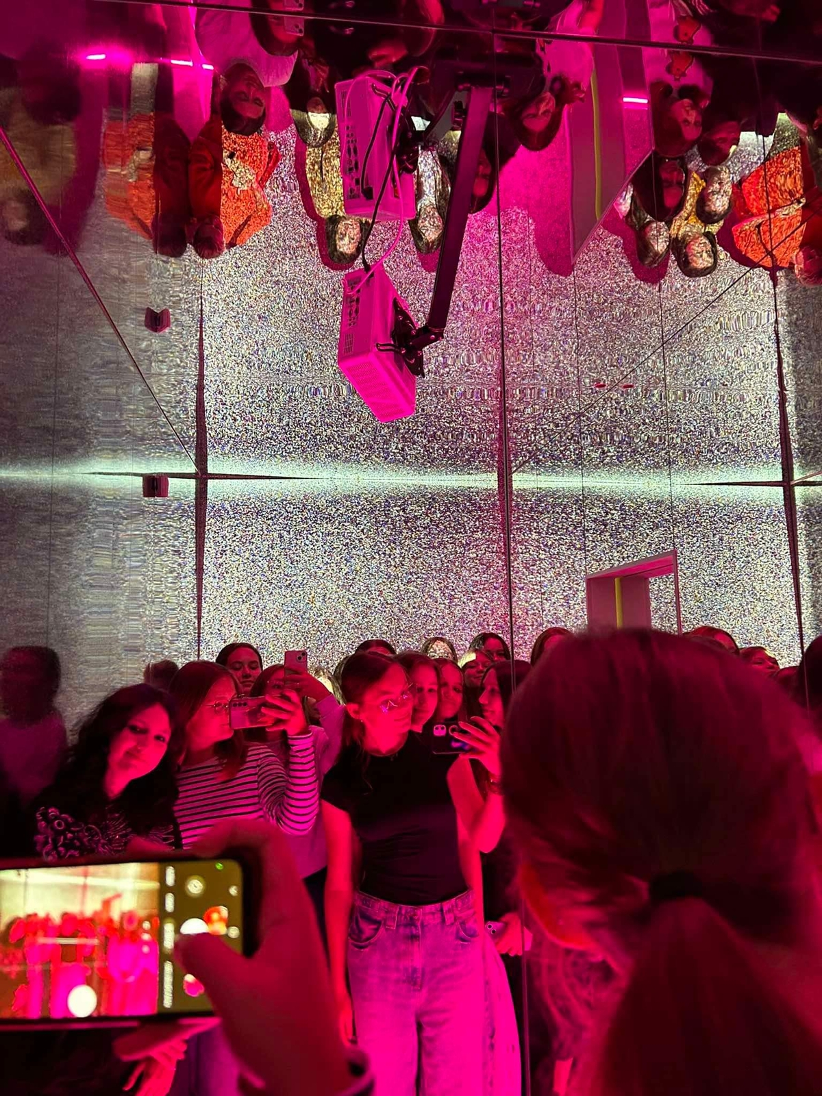 Obraz przedstawiający Projekt „ZmieniaMY DZIEWCZYNY” – tworzenie sztuki i wzajemne zrozumienie