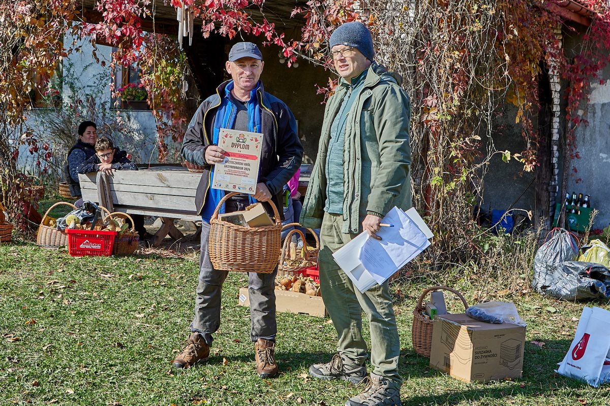 Obraz przedstawiający Ewelina Żelisko z tytułem Roztoczańskiego Króla Grzybobrania