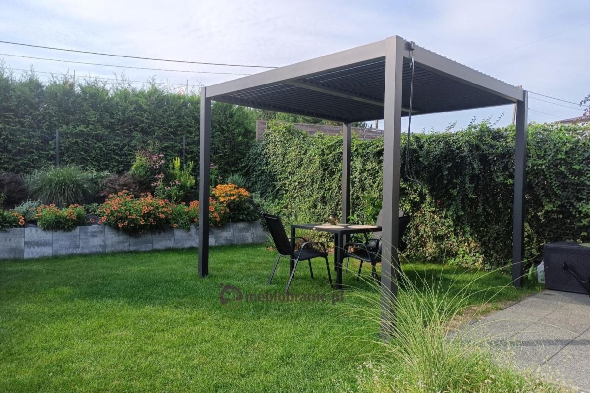 Obraz przedstawiający Pergola lamelowa – regulacja światła i cienia w nowoczesnym wydaniu