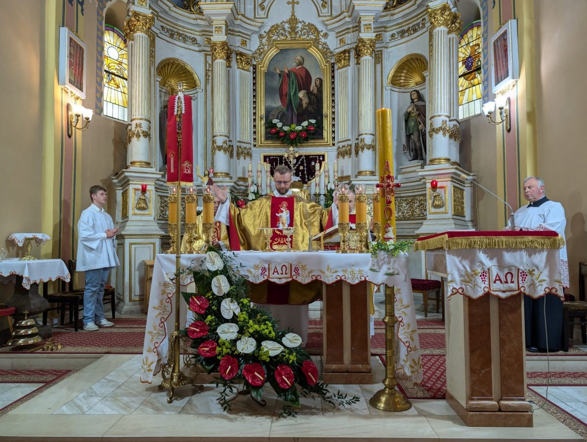 Obraz przedstawiający 60 lat kapłaństwa ks. Jana Chmiela i odpust w Cieszanowie