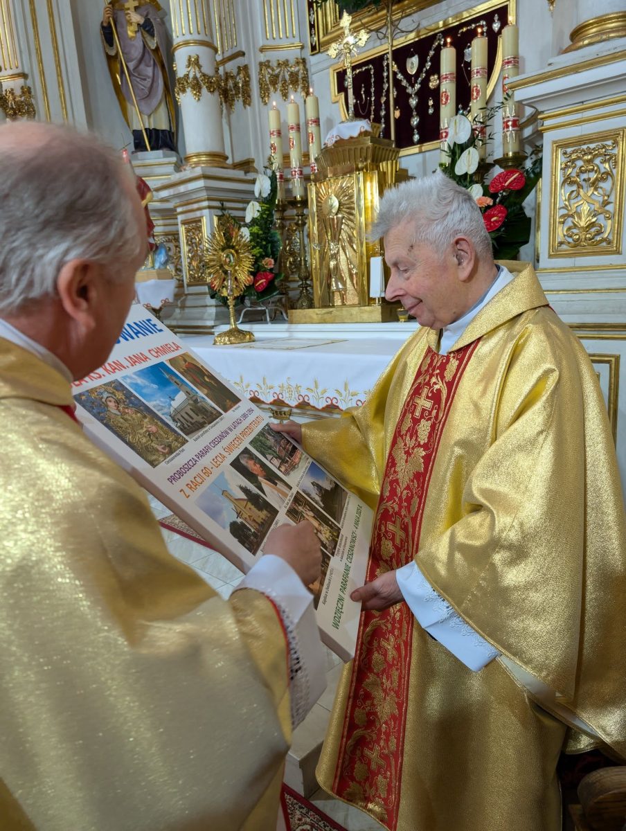 Obraz przedstawiający 60 lat kapłaństwa ks. Jana Chmiela i odpust w Cieszanowie