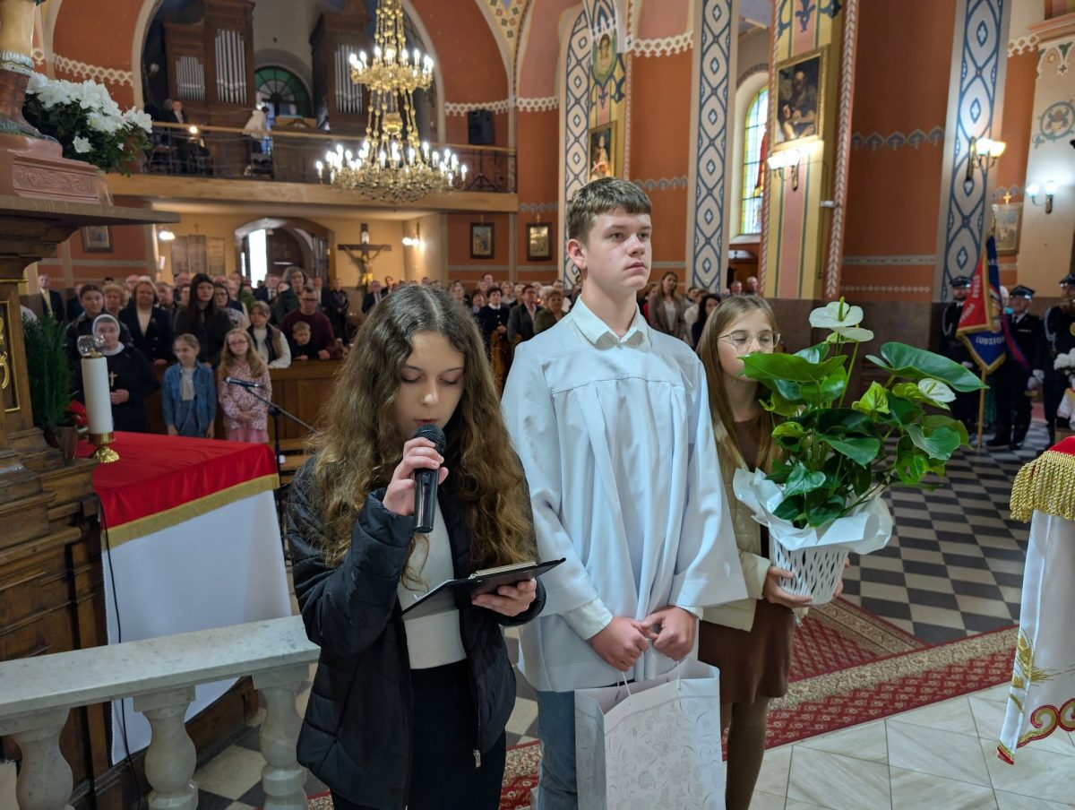 Obraz przedstawiający 60 lat kapłaństwa ks. Jana Chmiela i odpust w Cieszanowie