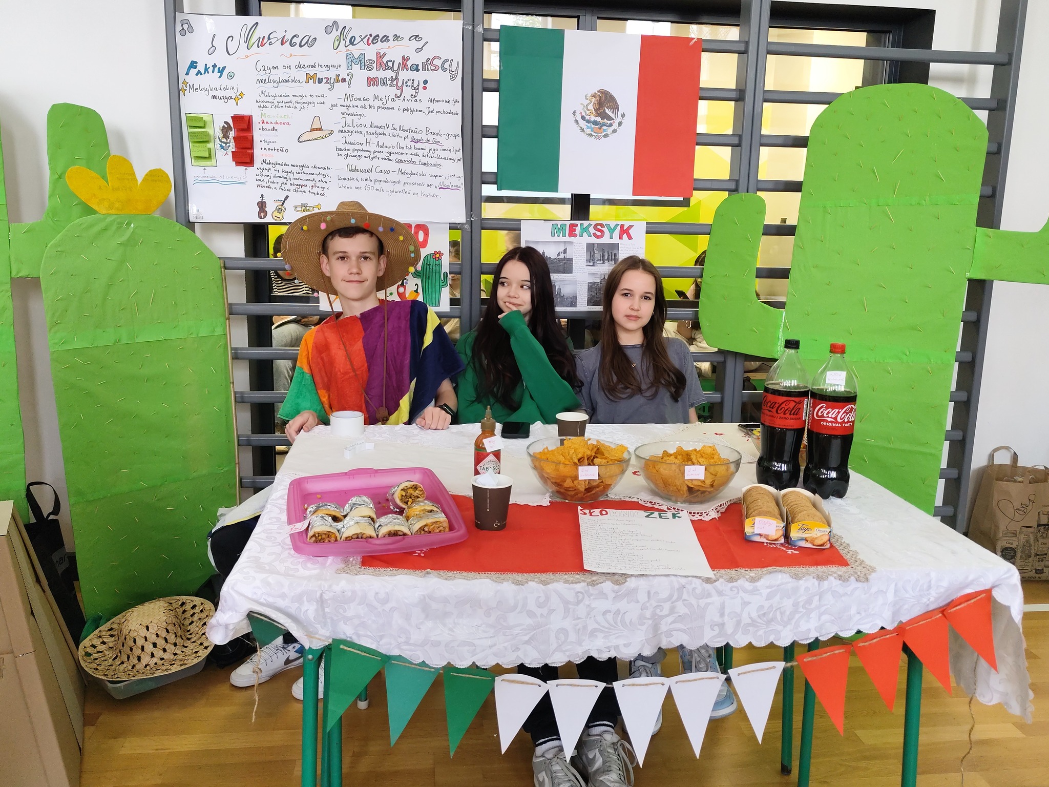 Obraz przedstawiający Dzień Języków Obcych w "Dwójce" – podróż dookoła świata bez wychodzenia ze szkoły