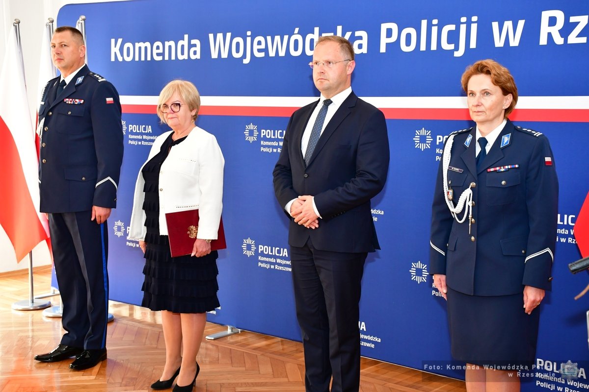 Obraz przedstawiający Nowi funkcjonariusze w szeregach podkarpackiej policji