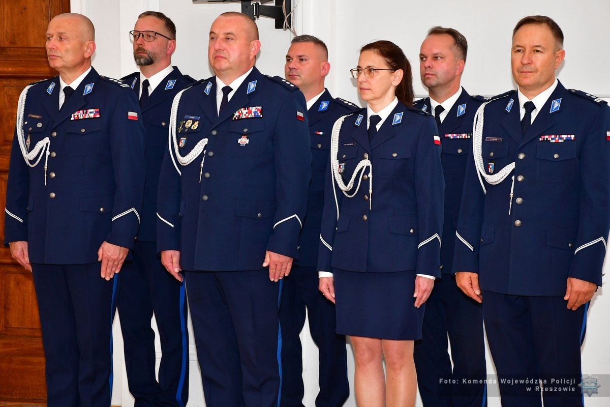 Obraz przedstawiający Nowi funkcjonariusze w szeregach podkarpackiej policji