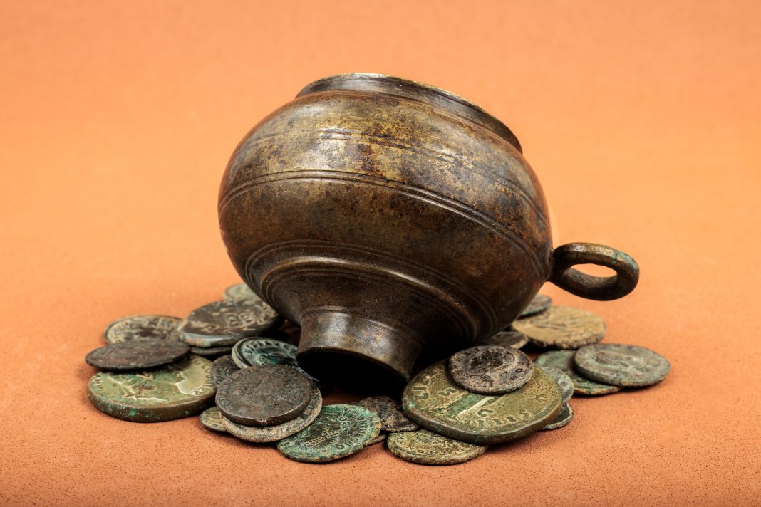 Co to jest patyna? Przewodnik dla kolekcjonerów i pasjonatów numizmatyki.