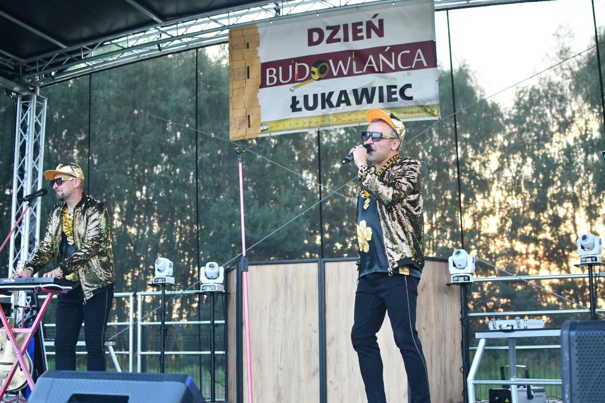 Obraz przedstawiający „Dzień Budowlańca vol. 5.0” – tłumy na stadionie i świetna zabawa w Łukawcu