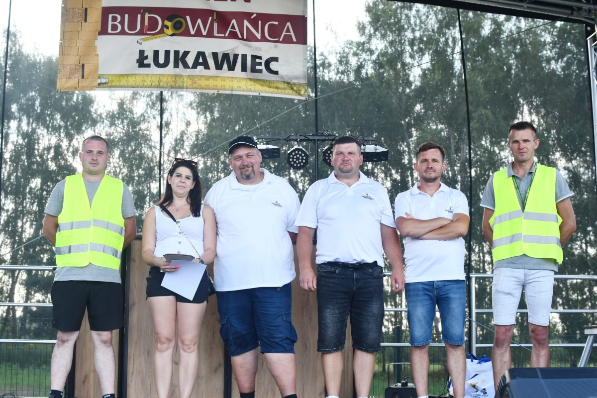 Obraz przedstawiający „Dzień Budowlańca vol. 5.0” – tłumy na stadionie i świetna zabawa w Łukawcu