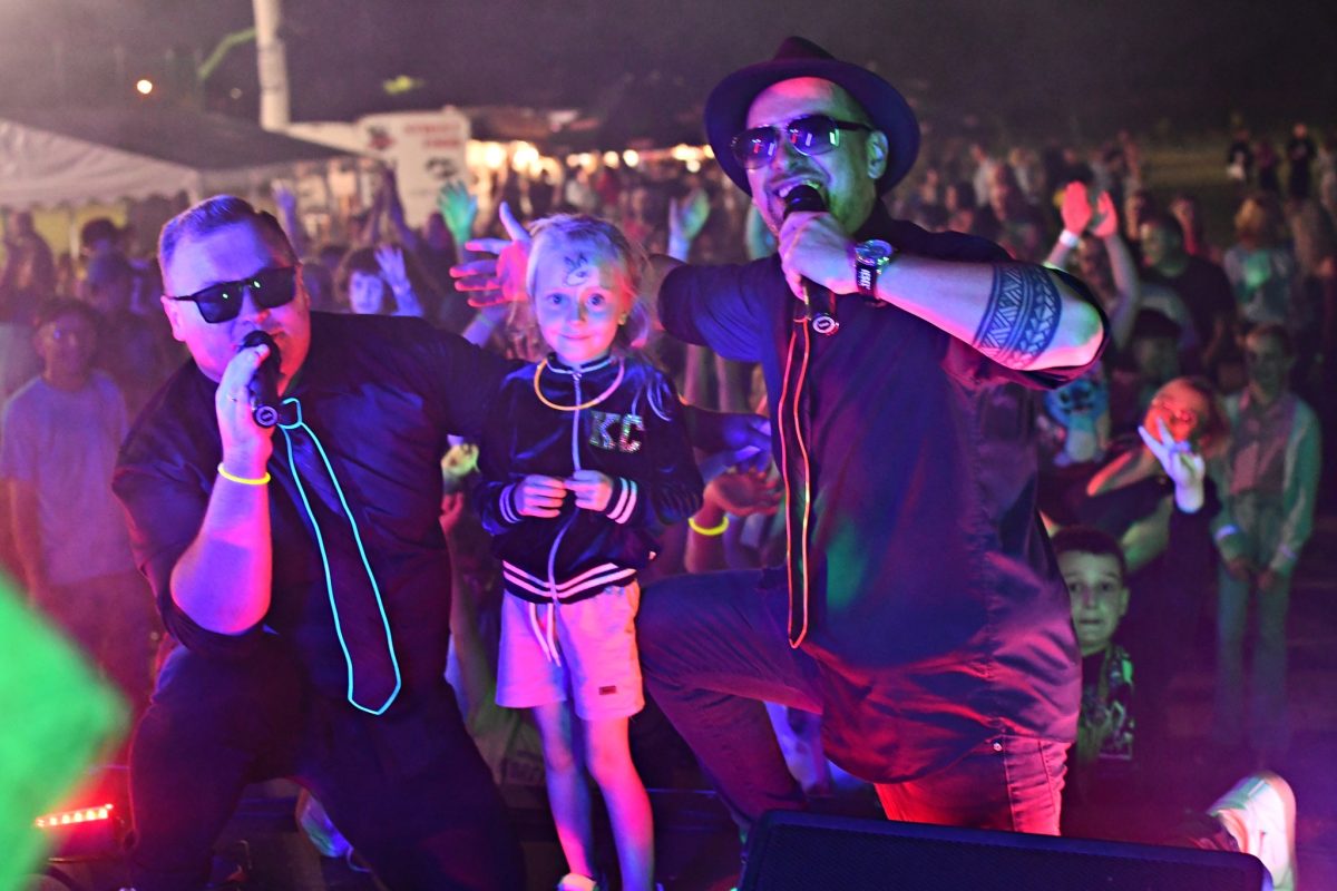 Obraz przedstawiający „Dzień Budowlańca vol. 5.0” – tłumy na stadionie i świetna zabawa w Łukawcu