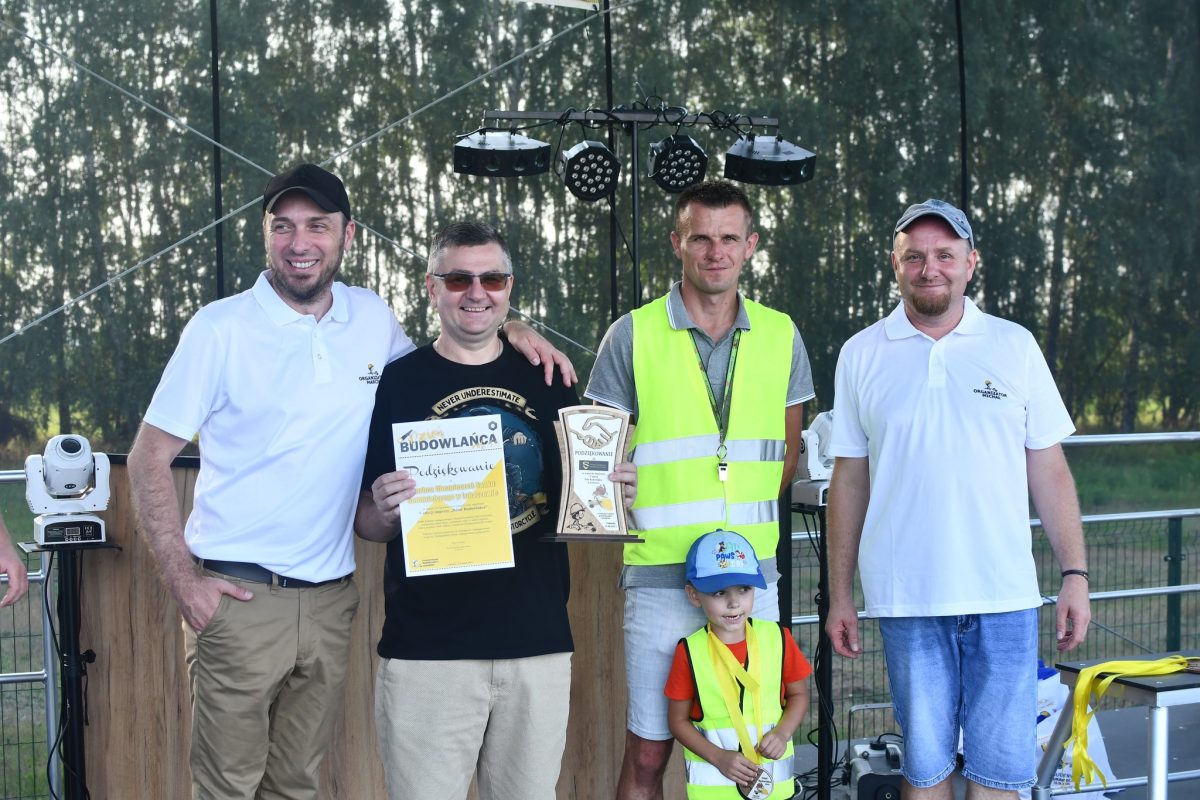 Obraz przedstawiający „Dzień Budowlańca vol. 5.0” – tłumy na stadionie i świetna zabawa w Łukawcu
