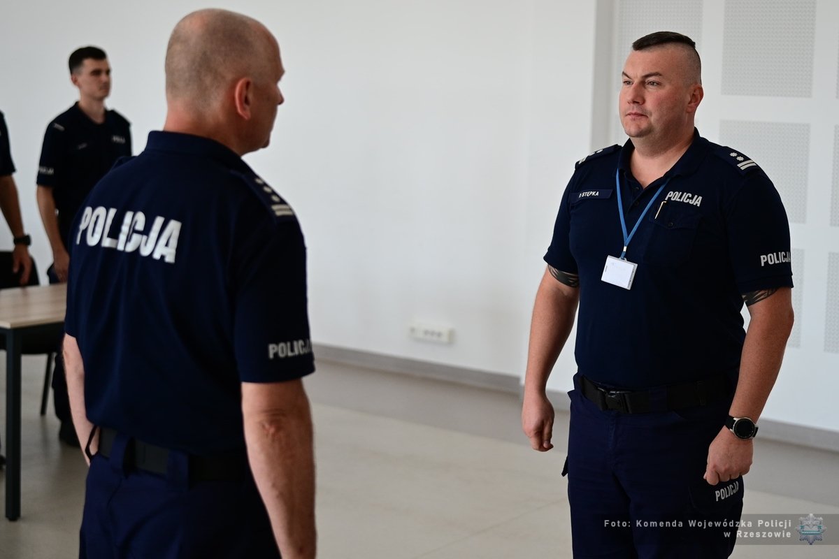 Obraz przedstawiający Zakończyło się szkolenie zawodowe podoficerskie w podkarpackim garnizonie Policji