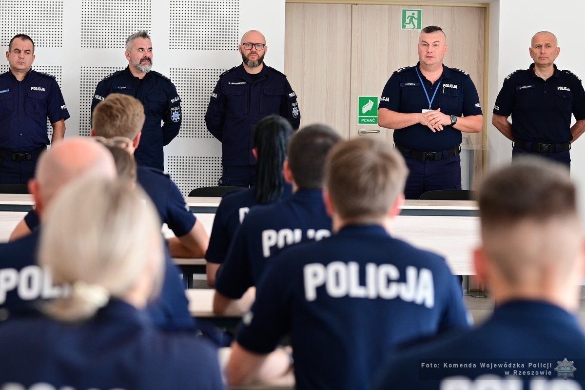 Obraz przedstawiający Zakończyło się szkolenie zawodowe podoficerskie w podkarpackim garnizonie Policji