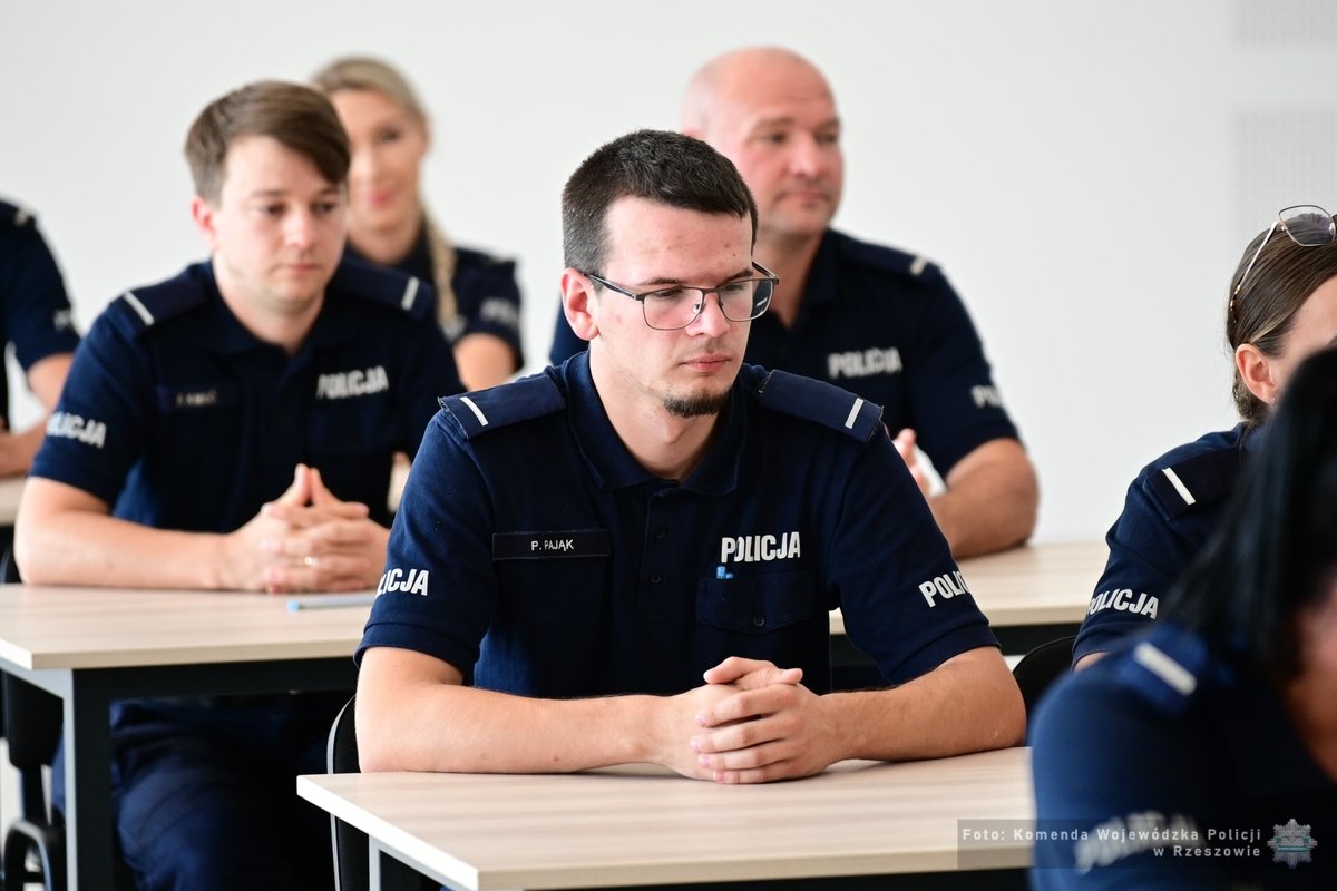 Obraz przedstawiający Zakończyło się szkolenie zawodowe podoficerskie w podkarpackim garnizonie Policji