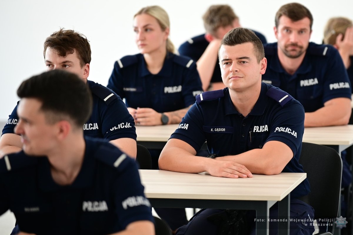 Obraz przedstawiający Zakończyło się szkolenie zawodowe podoficerskie w podkarpackim garnizonie Policji