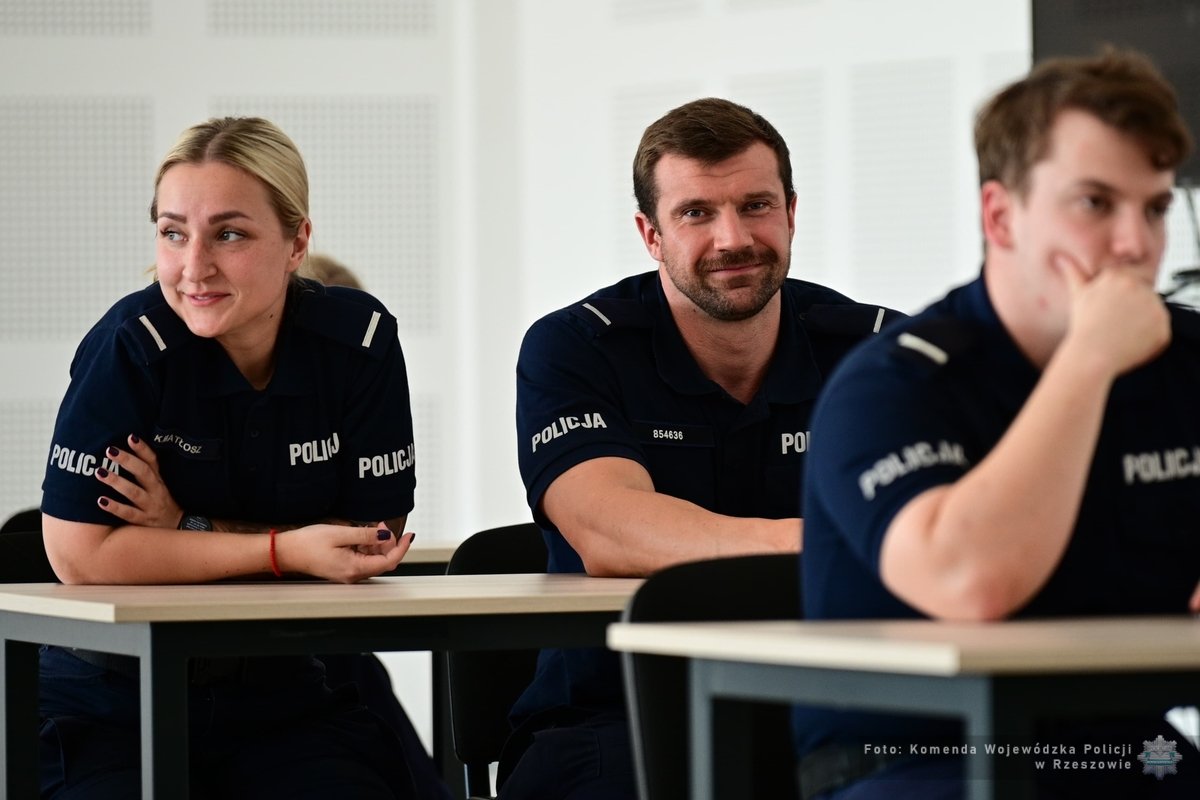 Obraz przedstawiający Zakończyło się szkolenie zawodowe podoficerskie w podkarpackim garnizonie Policji