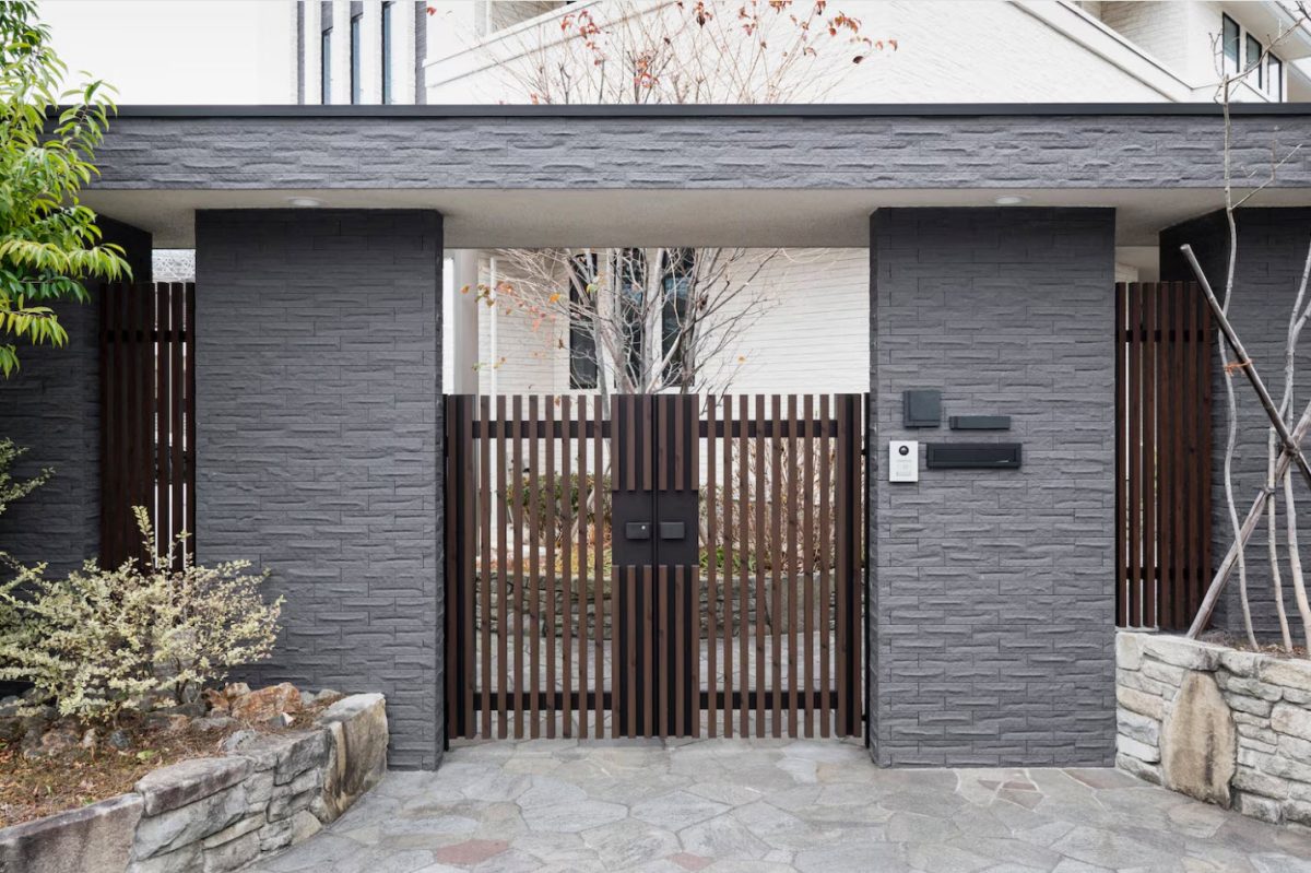 Obraz przedstawiający Jak wybrać odpowiedni zamek do furtki? Praktyczny poradnik dla właścicieli posesji