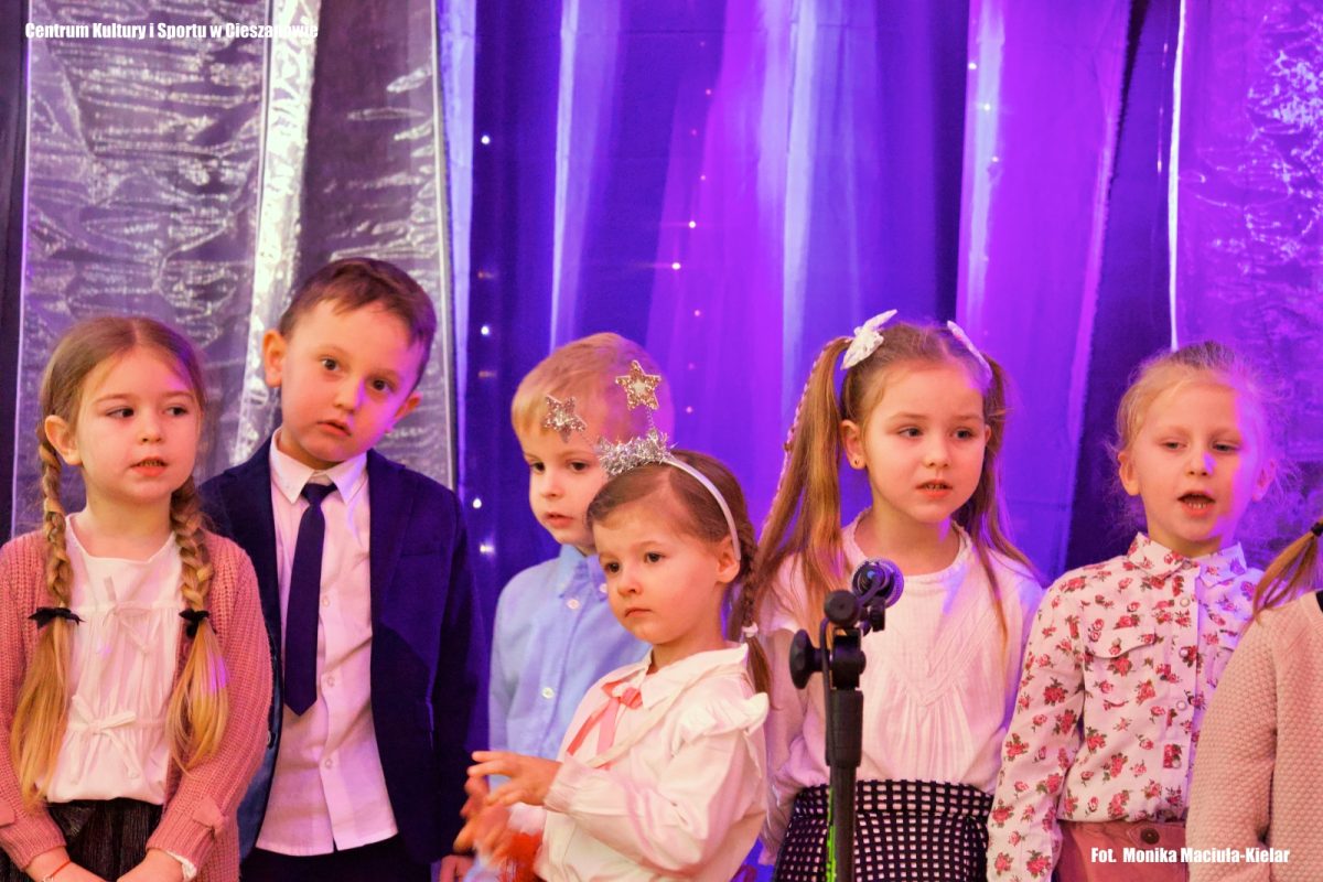 Obraz przedstawiający Znamy laureatów XVI Przeglądu Kolęd i Pastorałek w Cieszanowie