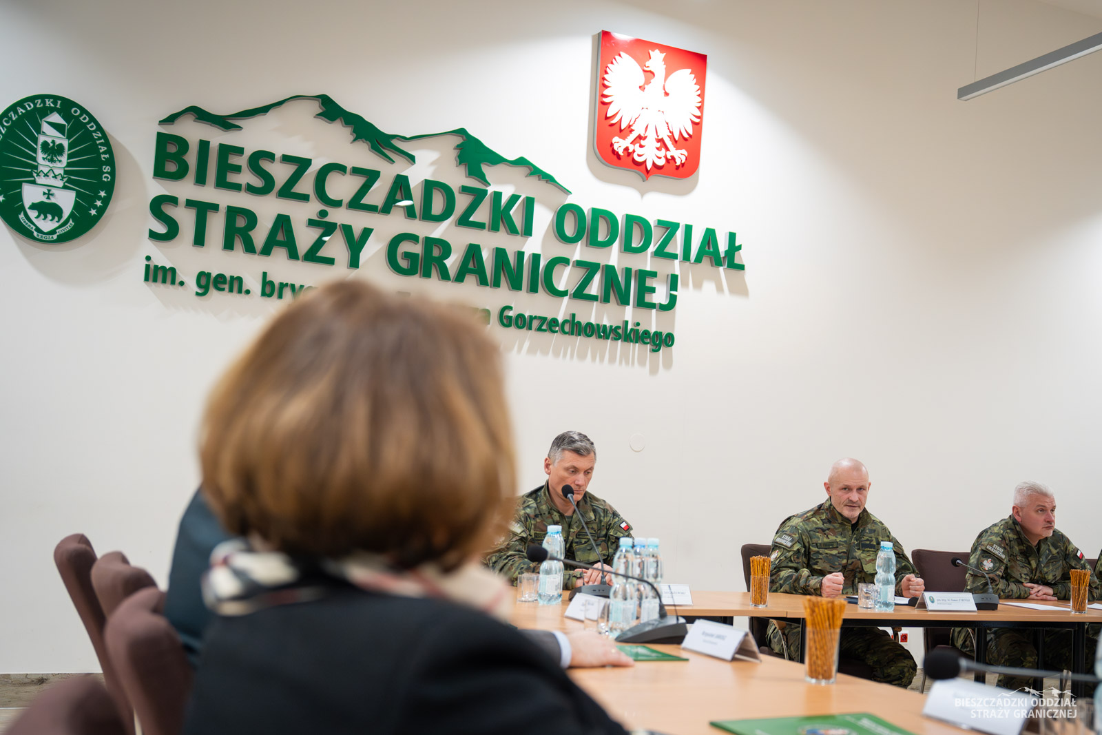 Obraz przedstawiający Barbara Broź uczestniczyła w spotkaniu z kierownictwem Straży Granicznej