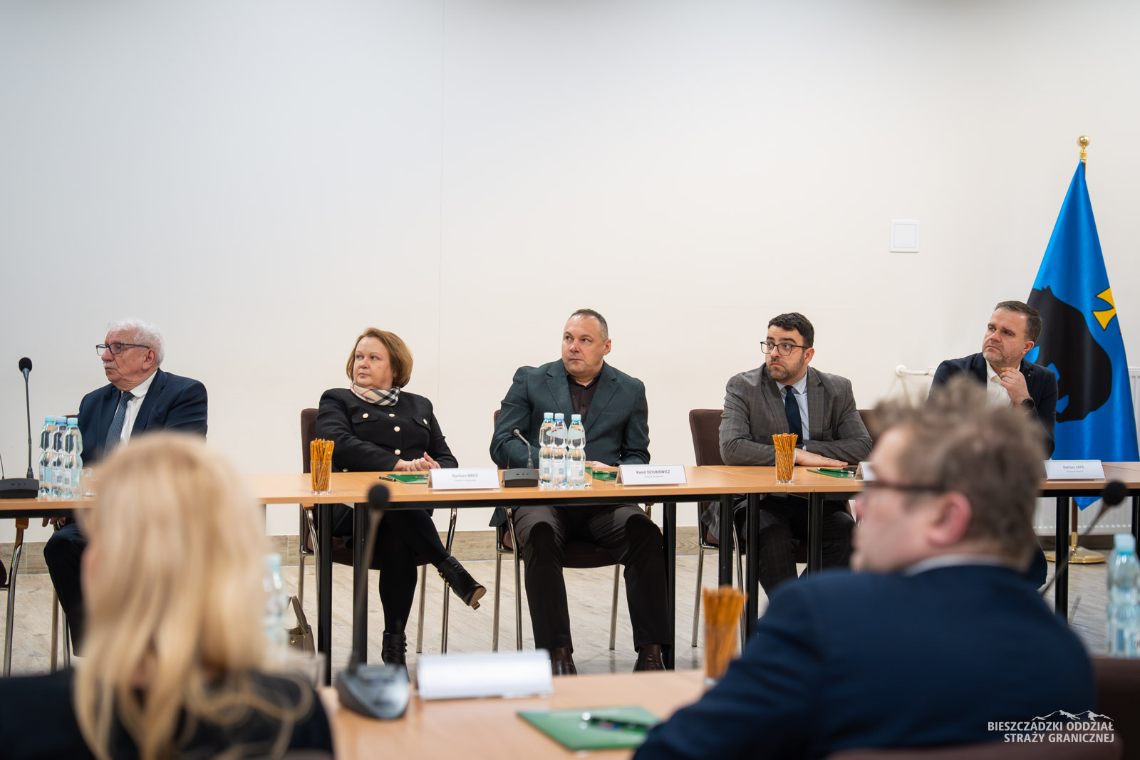 Obraz przedstawiający Barbara Broź uczestniczyła w spotkaniu z kierownictwem Straży Granicznej